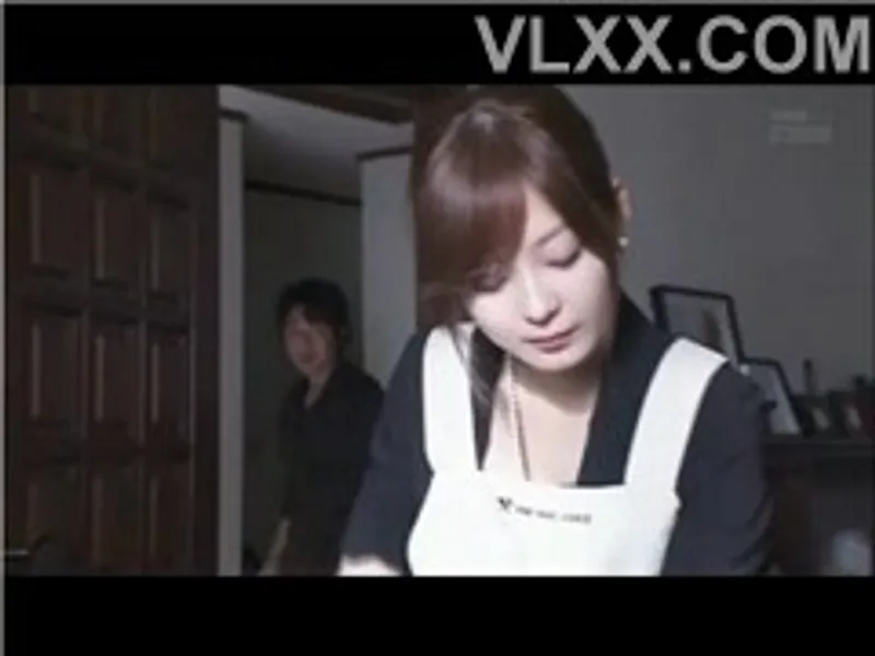 Chồng đi làm ăn, vợ yêu ở nhà bị người yêu của chị gái cưỡng hiếp