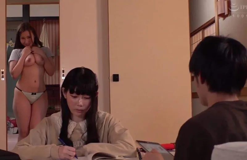 đến nhà ghệ học nhóm nhưng chị gái cô ấy lại gạ tình