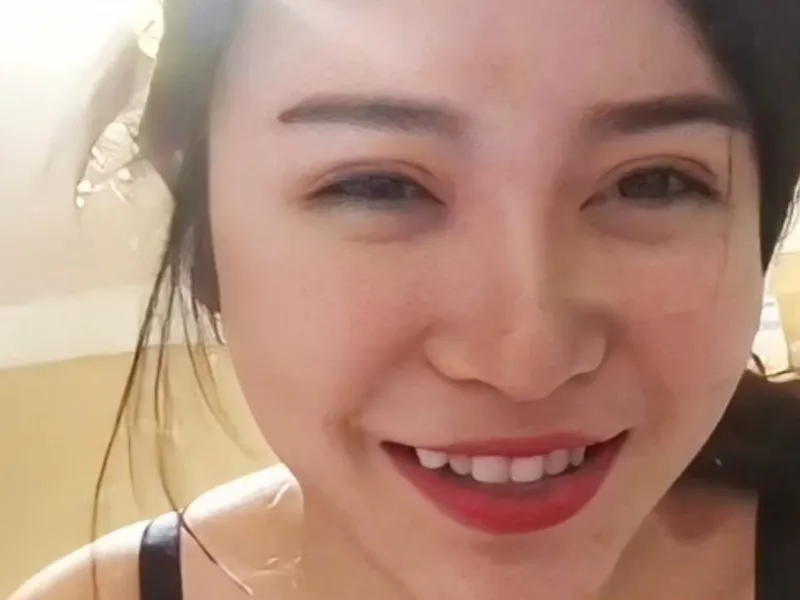 Dì cháu lâu lâu mới gặp nhau đi ăn mà cháu bắt mút dương vật ăn chuối